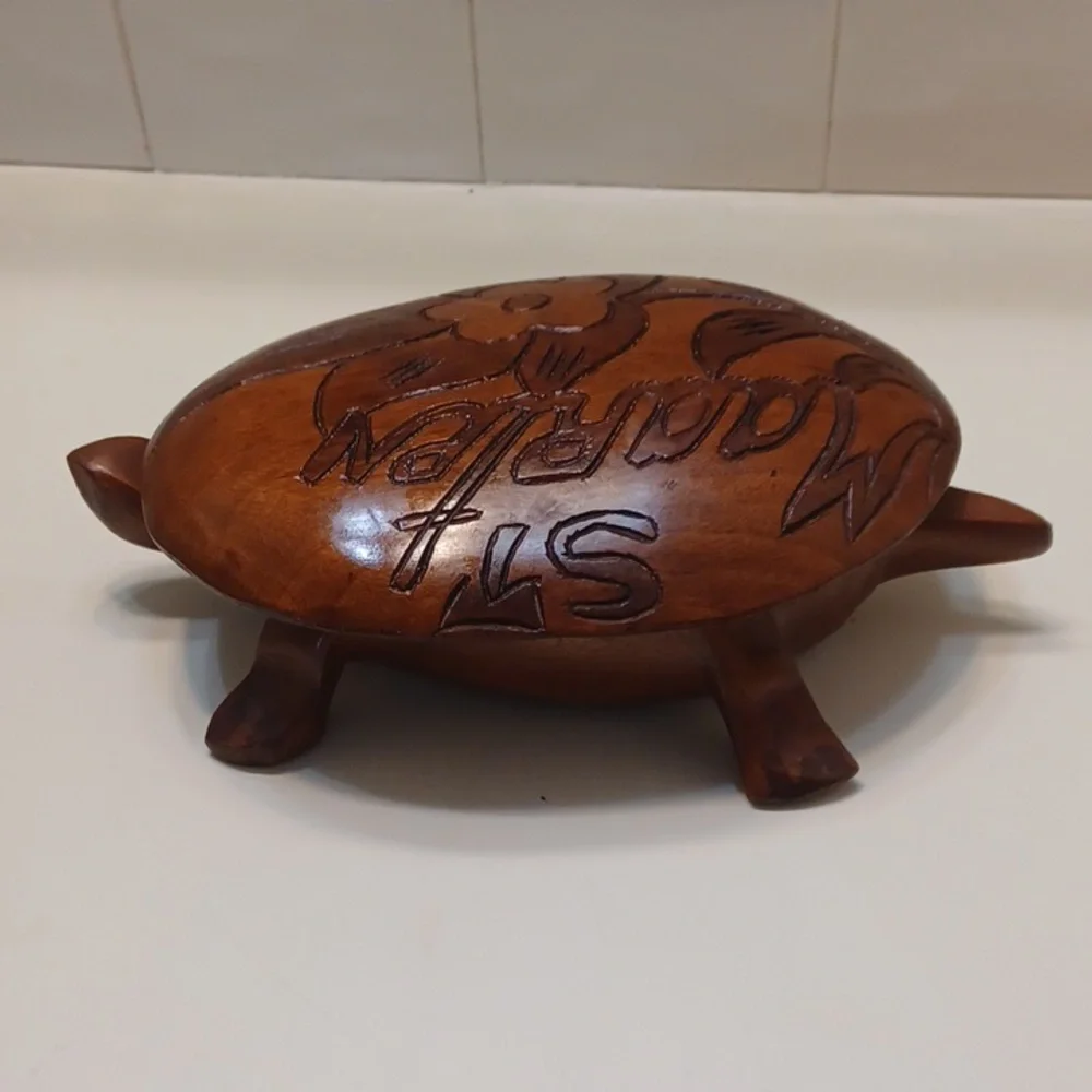 Vintage StMartin Hand Carved Chunky Wooden Turtle Jewelry Box